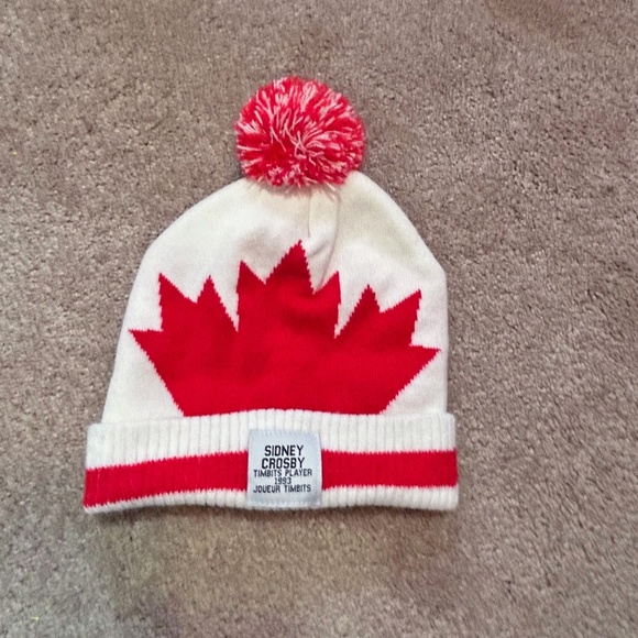 Kids Tim Hortons Timbits Sidney Crosby beanie cap tuque red and white Canada - Picture 2 of 4